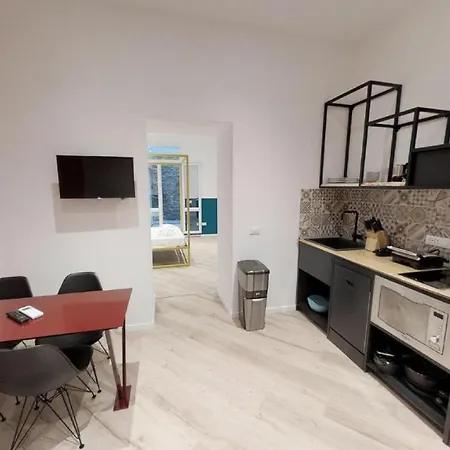 Apartment Triestevillas Cereria W/ Inner Court - Old Town Trieste